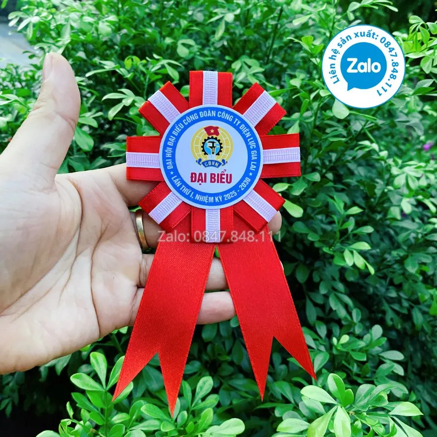 Hoa cài áo In logo Đại biểu Đại hội Công đoàn - Xưởng sản xuất hoa cài áo đại biểu Hoa cài áo In logo Đại biểu Đại hội Công đoàn