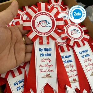 Hoa Cài Áo Đuôi Hoa Giấy – Hoa Cần Ngay Hoả Tốc: Giải Pháp Sự Kiện Cấp Bách - Xưởng sản xuất hoa cài áo đại biểu