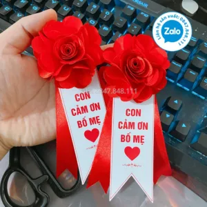 Hoa Cài Áo Đuôi Hoa Giấy – Hoa Cần Ngay Hoả Tốc: Giải Pháp Sự Kiện Cấp Bách - Xưởng sản xuất hoa cài áo đại biểu